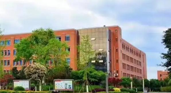 成都华大医药卫生学校2022年地址在哪里