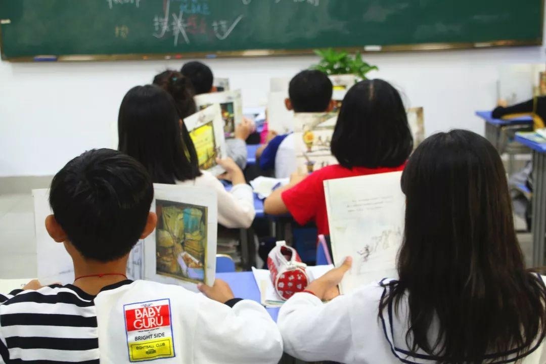 班级共读书.jpg
