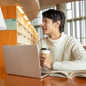 学管师严格督学