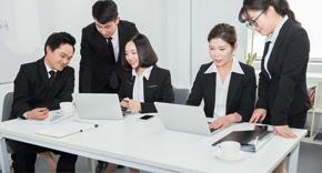 让学员先模仿老师，进行不断练习