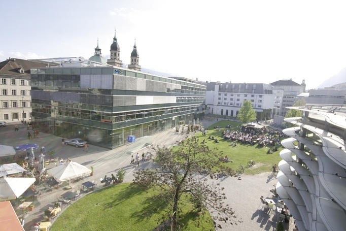 因斯布鲁克管理中心