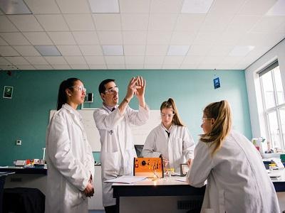 英国阿德科特女子中学