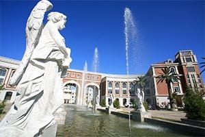 青岛墨尔文中学校园环境