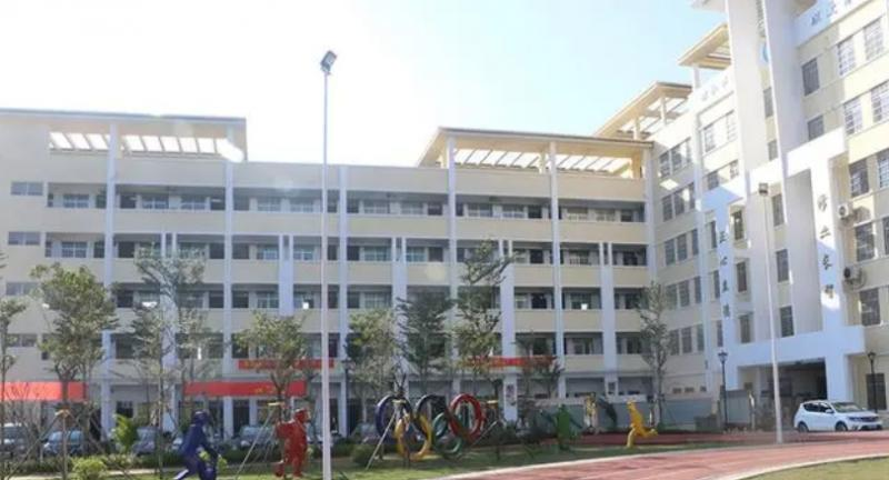万宁市第三中学地址在哪里，哪个地区，哪个城市