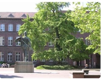 卡爾斯魯厄工程與經濟學院