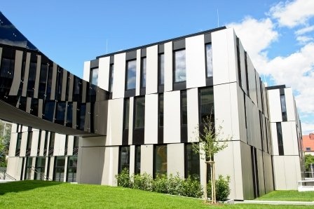 克雷姆斯高等专业学院