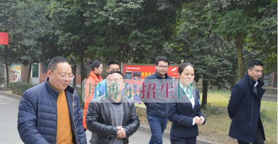 成都航空职业技术学院的专家领导莅临成都翔飞航空职业技术学校指导工作