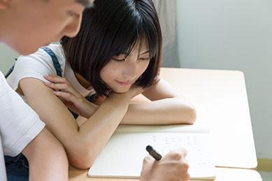 在学校学科内容学习基础一般，需要辅助提高学习效果的学生