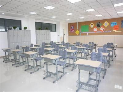 张家港外国语学校