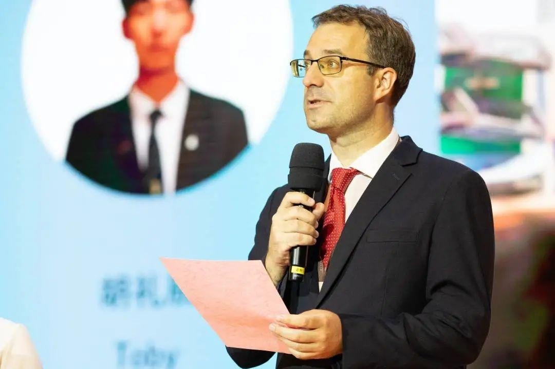 融侨赛德伯学校首次颁发创始人奖