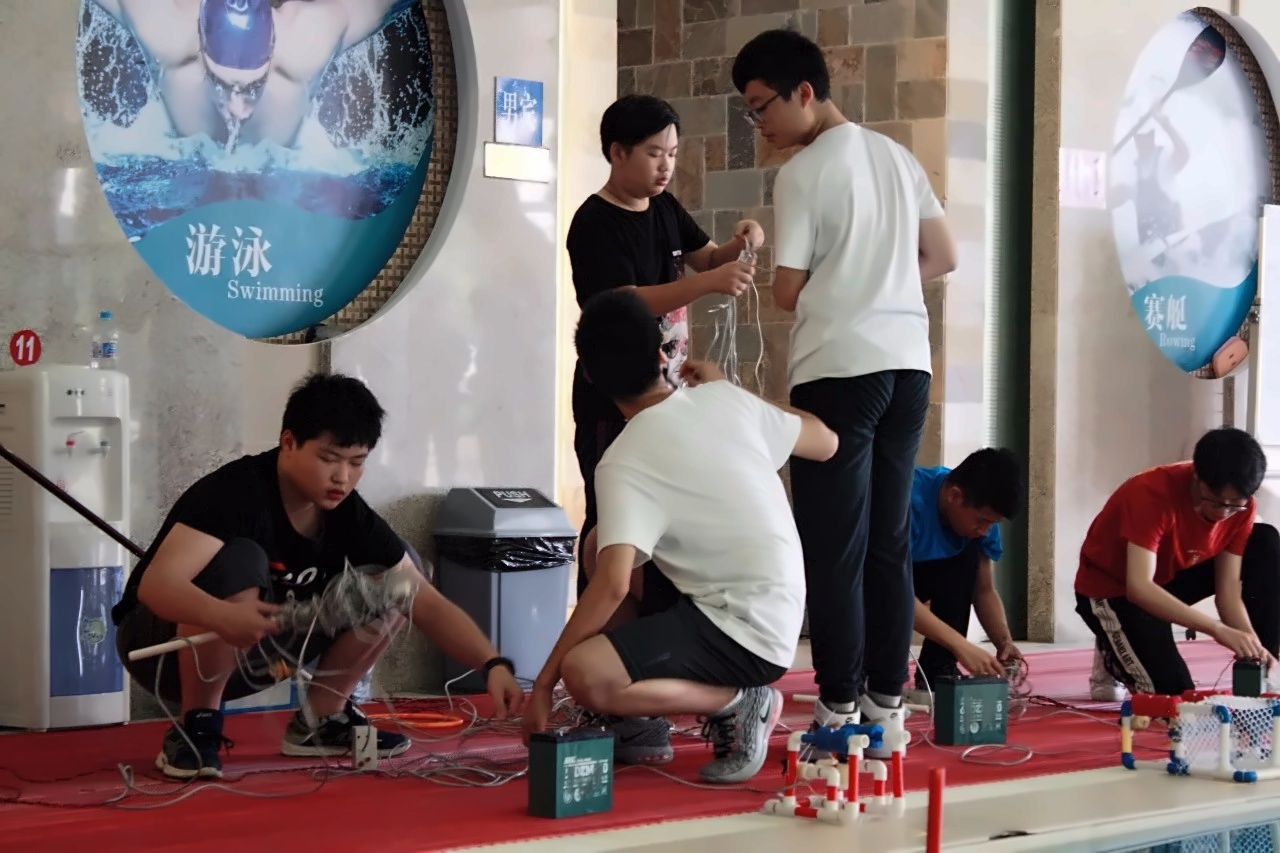 铭远STEM夏令营暨水下机器人大赛.jpg