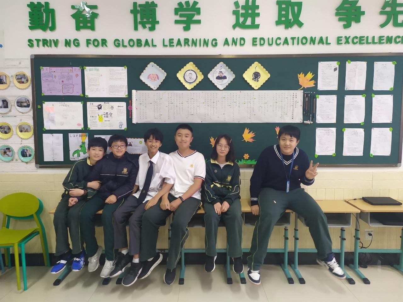 上海枫叶国际学校初中部701班.jpg
