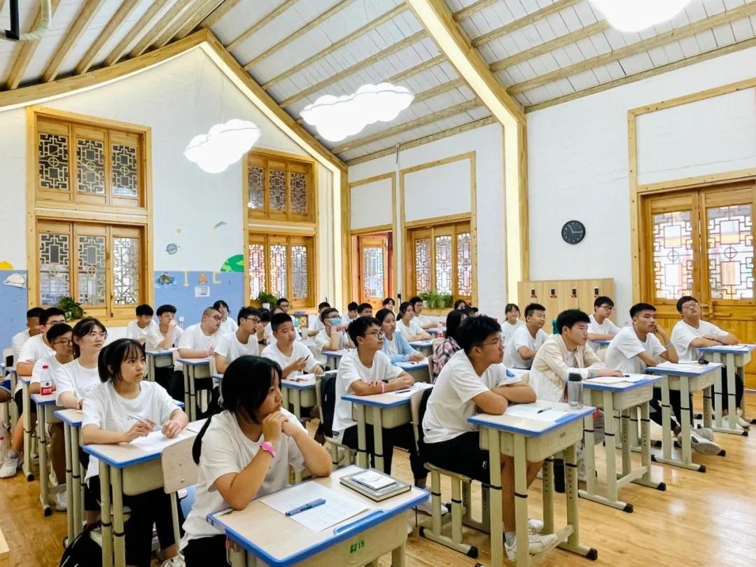 成都绵实外国语学校