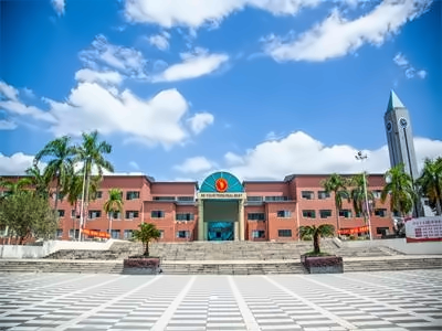 雷纳森英豪国际学院前广场广景