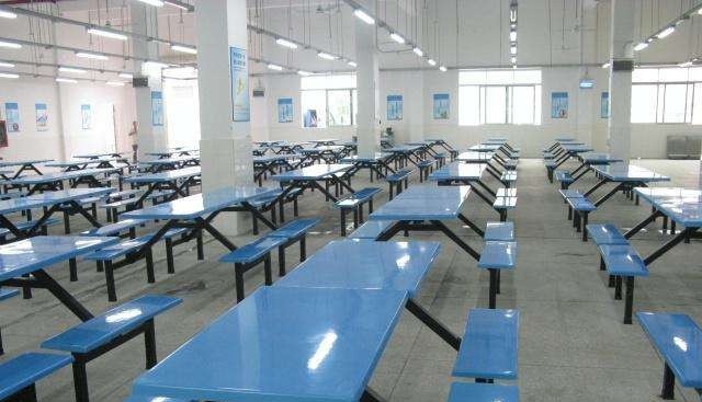 荥经县职业高级中学食堂