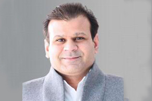 经济学教师Mr.Dhruv