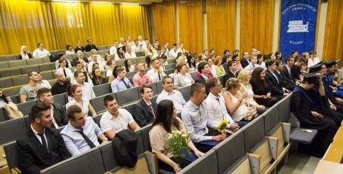 布达佩斯管理学院