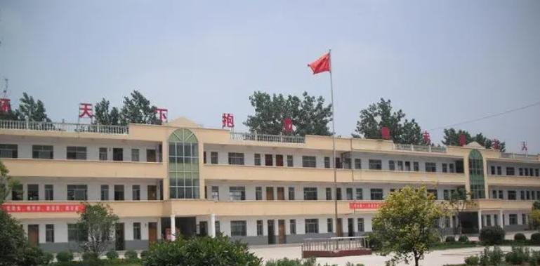 南京市板桥中学地址，乘车路线