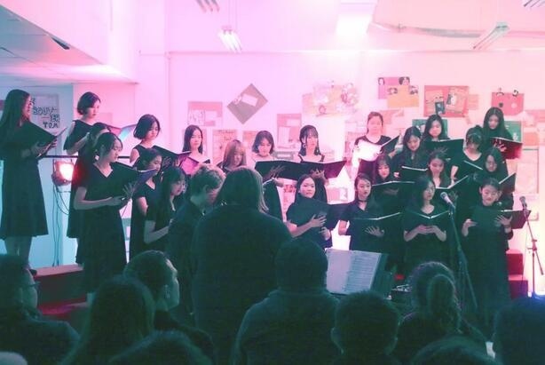 苏州枫华国际学校BC高中部合唱团.jpg