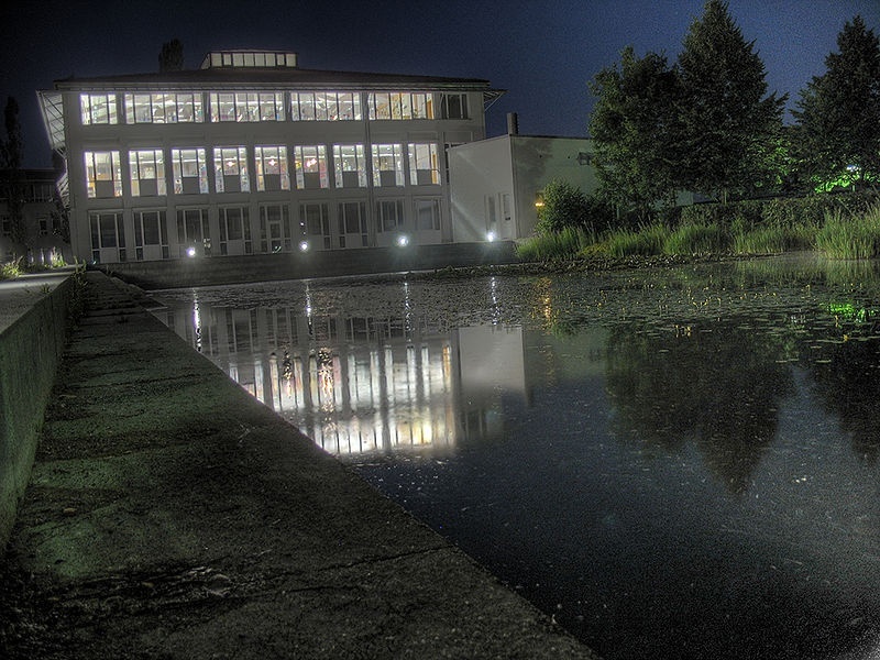 兰茨胡特应用技术大学