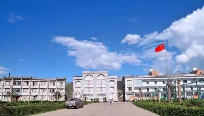 红河州财经学校