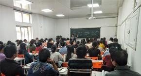 学习气氛浓厚