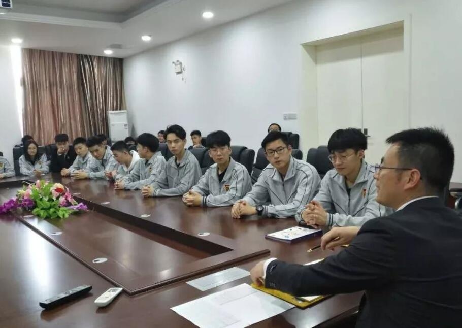 座谈会现场.jpg