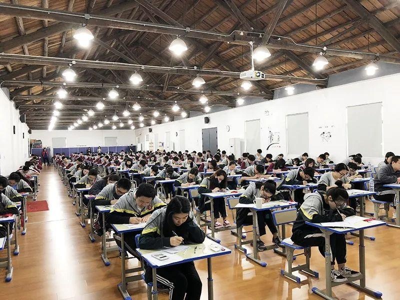 光华剑桥CI全球统考考场情况.jpg