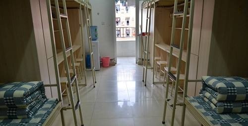 成都外语职业中专学校