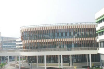 湖州帕丁顿双语学校图文信息中心.jpg