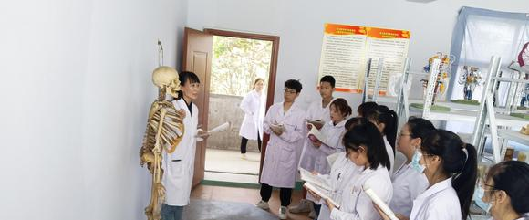 邢台英才医学中等专业学校