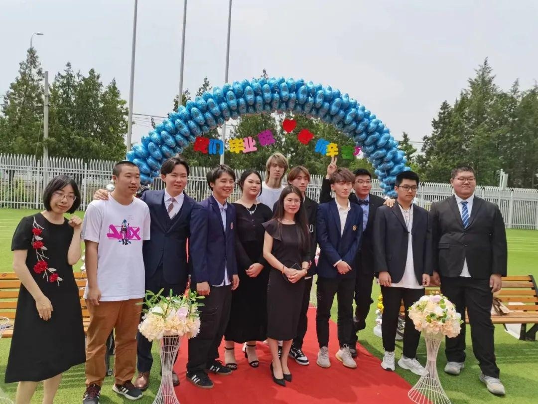 力迈国际高中