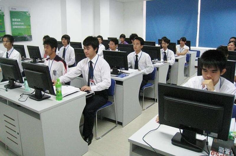 北大青鸟中关村中心
