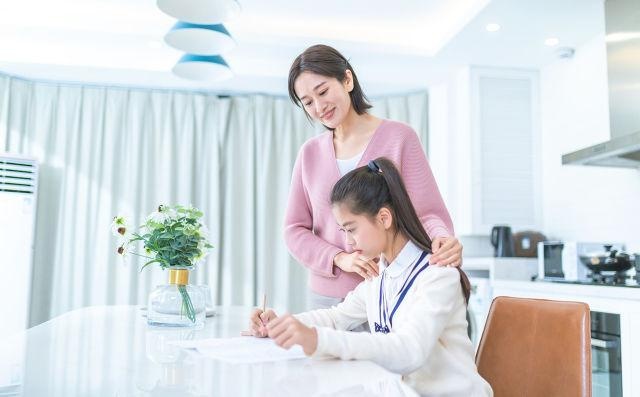 如何督促孩子完成暑假作业