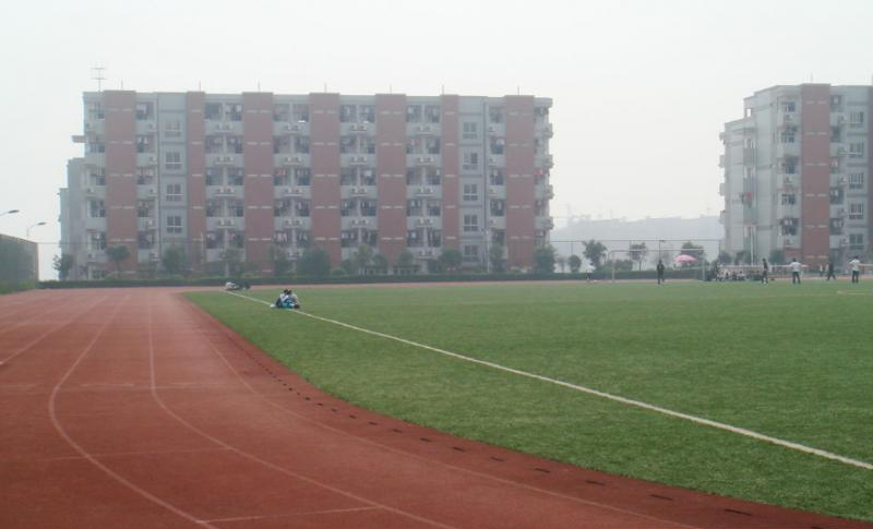 重庆龙门浩职业中学校地址在哪里