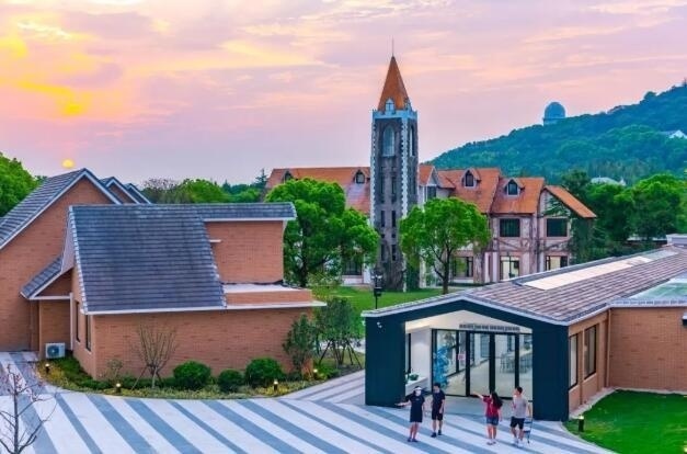 上海阿德科特学校校园.jpg
