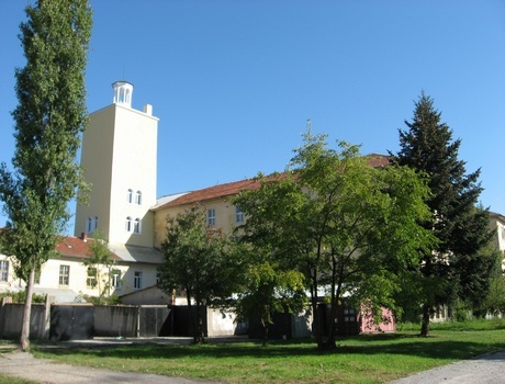 索非亚化工冶金大学