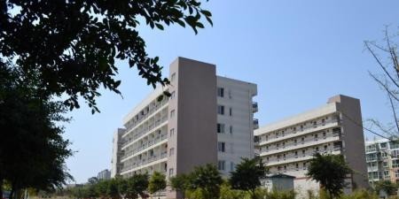 四川华新现代职业学院地址在哪里