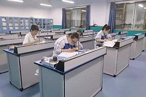 北京市师达中学物理实验室