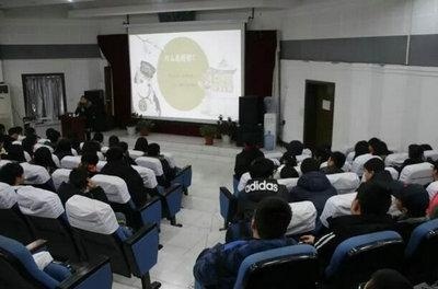 中加枫华国际初中人文讲座：从汉字出发探究日本文字的千秋万象