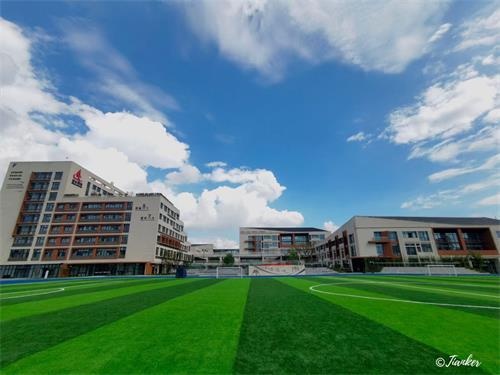 苏州科技城外国语高级中学操场