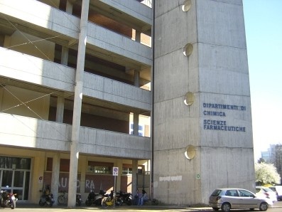 莫德纳和勒佐艾米利亚大学