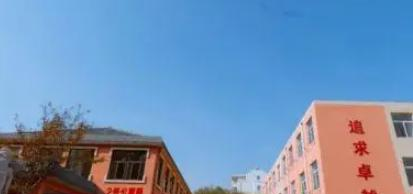 青岛市机械职业中等专业学校地址，乘车路线