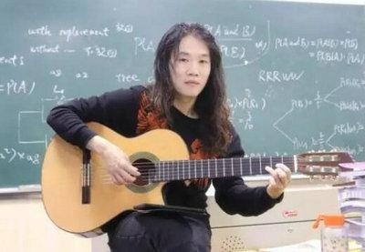 上外A-Level国际高中2018新年晚会暨十大歌手总决赛节目：吉他社团