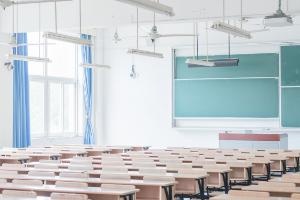 新哲书院跟普通高中对比有什么不同