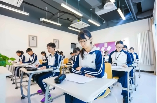 北京四中国际课程佳莲校区