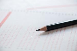 满足哪些条件可以报考华北电力大学在职研究生