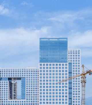 从事建设工程项目施工管理工作满10年的人员