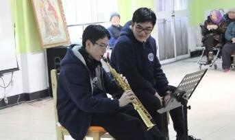 美国Lee Academy高级中学公益活动：二人奏-金蛇狂舞