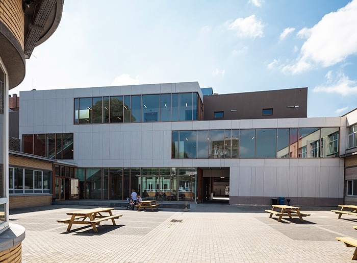 莫萨内自由高等专科学校